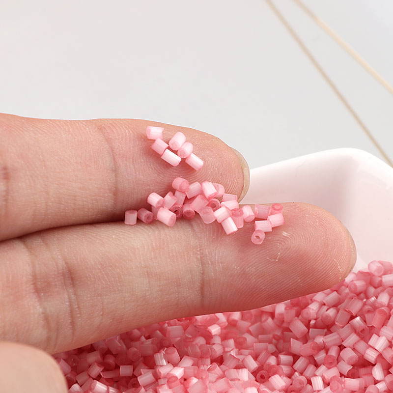 2x2mm Matte Silky Colors Czech - Seed Bead Tube 评论和价格